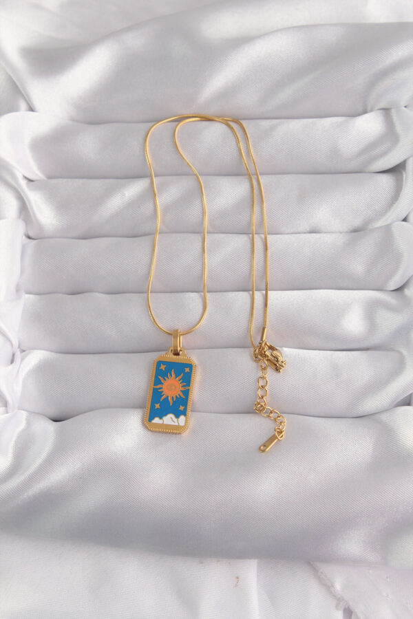 316L Çelik Gold Renk Mavi Mineli Güneş Model Tarot Kolye - Görsel 2