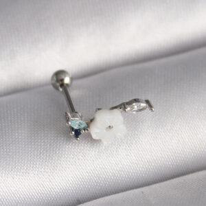 316L Çelik Gümüş Renk Zirkon Taş Detay Beyaz Çiçek Model Tragus Piercing